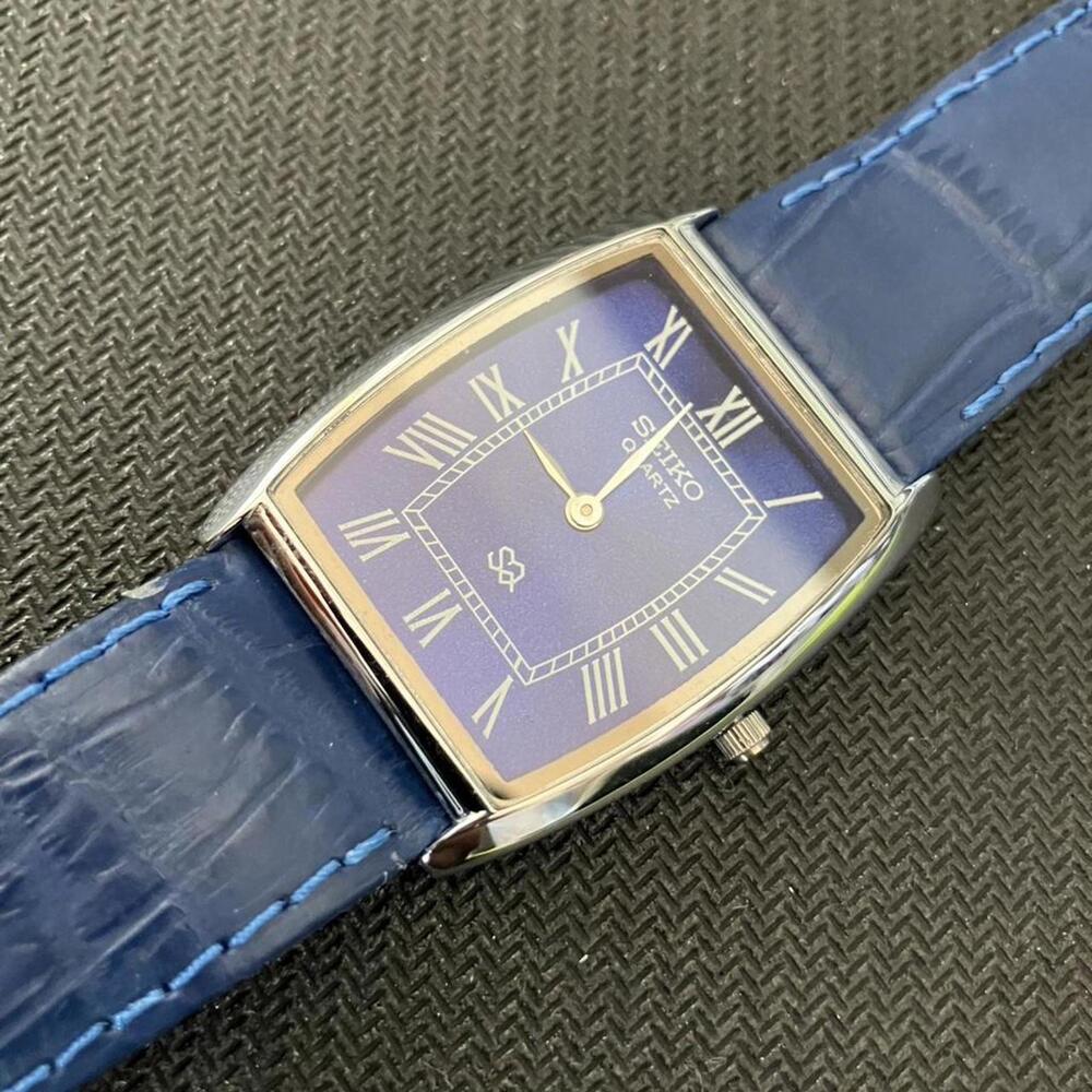Seîko Slim Barrel Tank Mens Quartz Leather Dress Watch